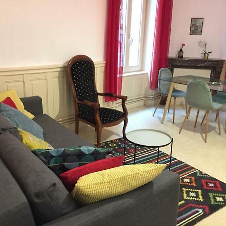 Cap Coutellerie - Sejours Pros Ou Familles En Hypercentre De Thiers Appartement Buitenkant foto