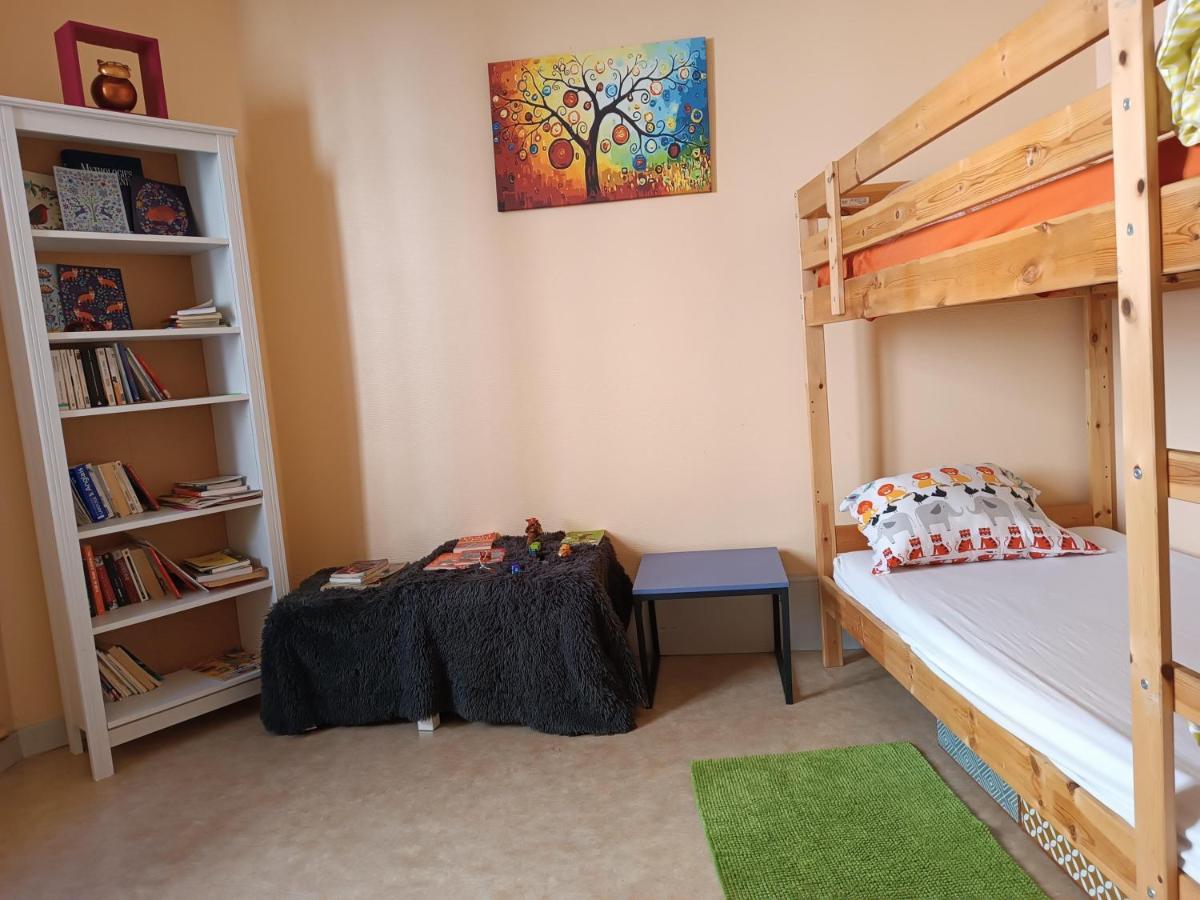 Cap Coutellerie - Sejours Pros Ou Familles En Hypercentre De Thiers Appartement Buitenkant foto