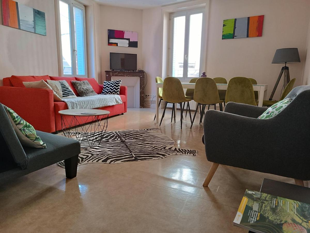 Cap Coutellerie - Sejours Pros Ou Familles En Hypercentre De Thiers Appartement Buitenkant foto