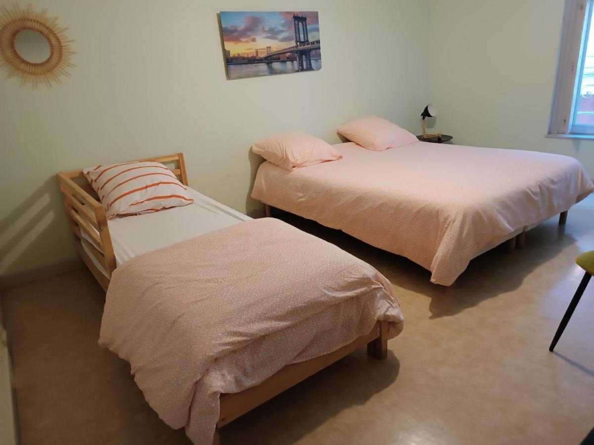 Cap Coutellerie - Sejours Pros Ou Familles En Hypercentre De Thiers Appartement Buitenkant foto