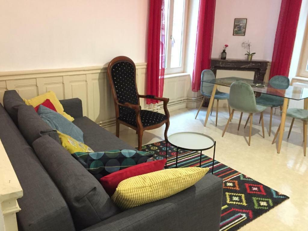 Cap Coutellerie - Sejours Pros Ou Familles En Hypercentre De Thiers Appartement Buitenkant foto