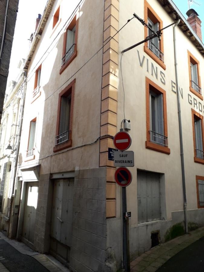 Cap Coutellerie - Sejours Pros Ou Familles En Hypercentre De Thiers Appartement Buitenkant foto